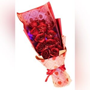 Charming Red Rose Gift Box